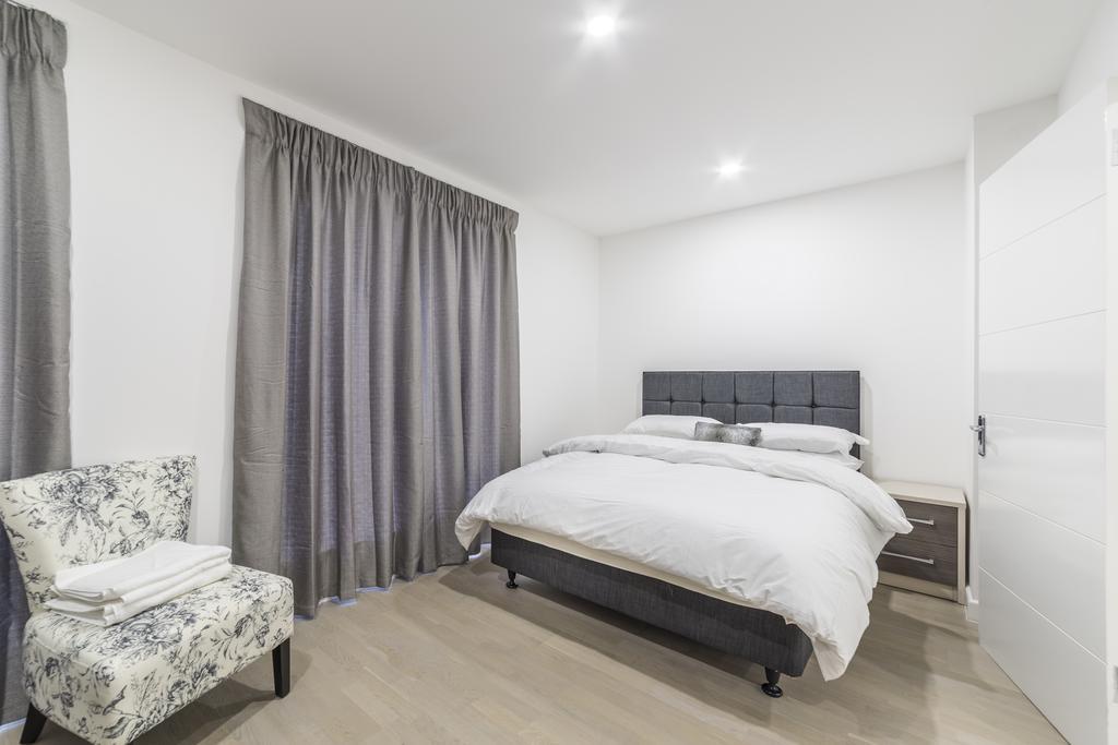 Canning Town Stratford Apartments London Exterior photo